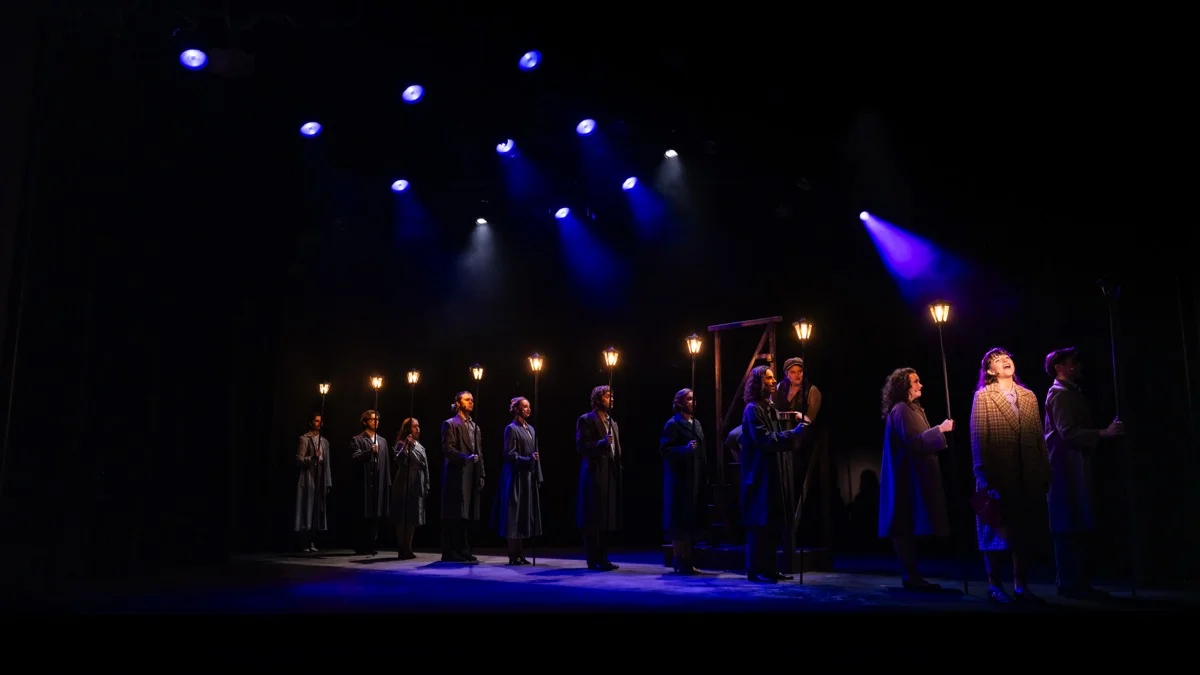 Flora The Red Menace - Lighting and video design