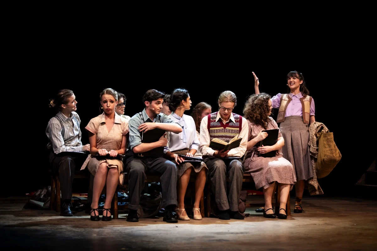 Flora The Red Menace - Lighting and video design